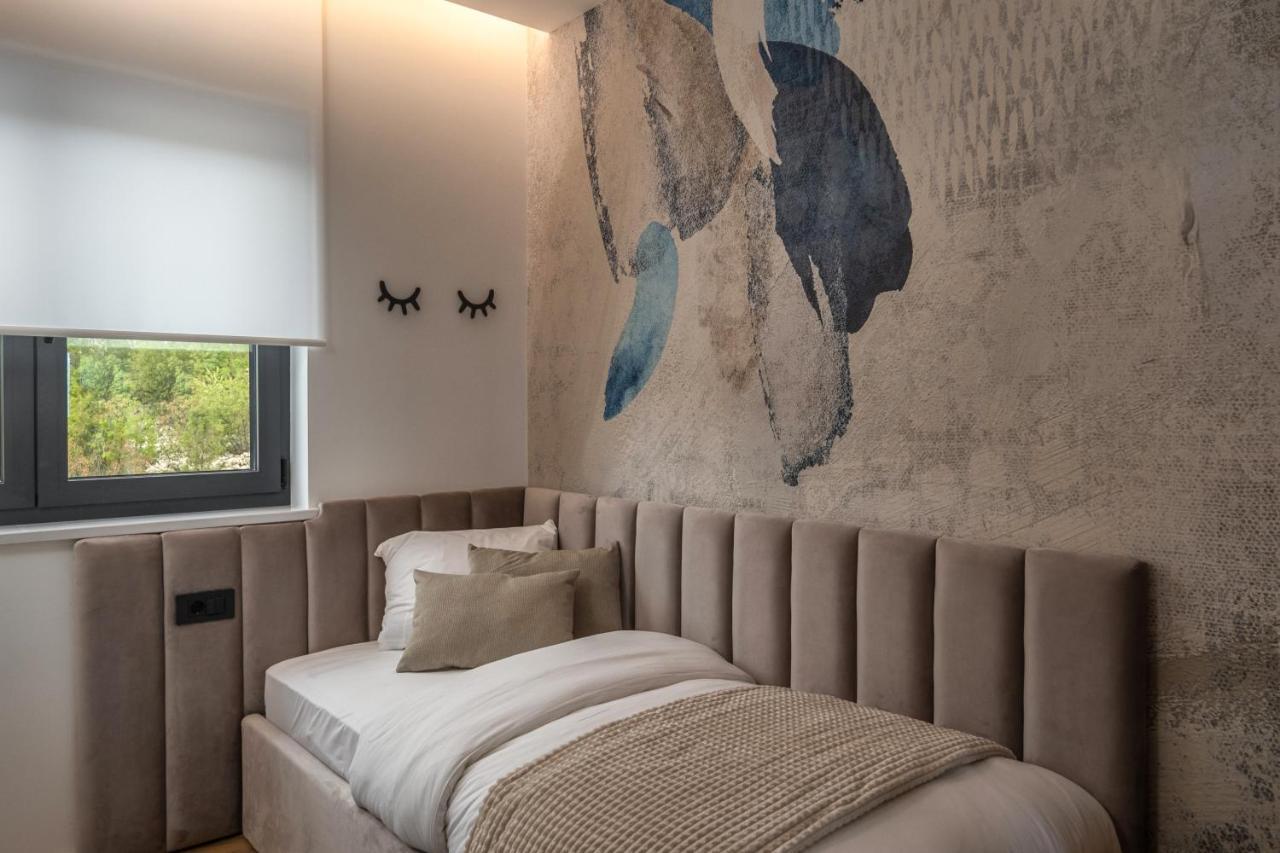 Villa Ameli Apartment With Swimming Pool 里耶卡 外观 照片
