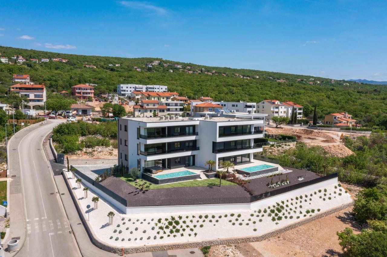 Villa Ameli Apartment With Swimming Pool 里耶卡 外观 照片