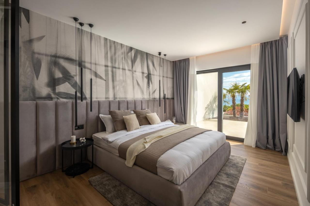 Villa Ameli Apartment With Swimming Pool 里耶卡 外观 照片