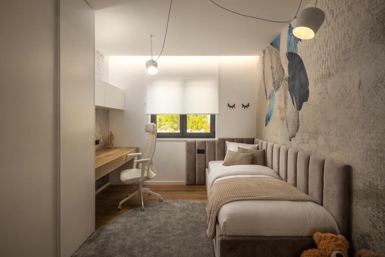 Villa Ameli Apartment With Swimming Pool 里耶卡 外观 照片