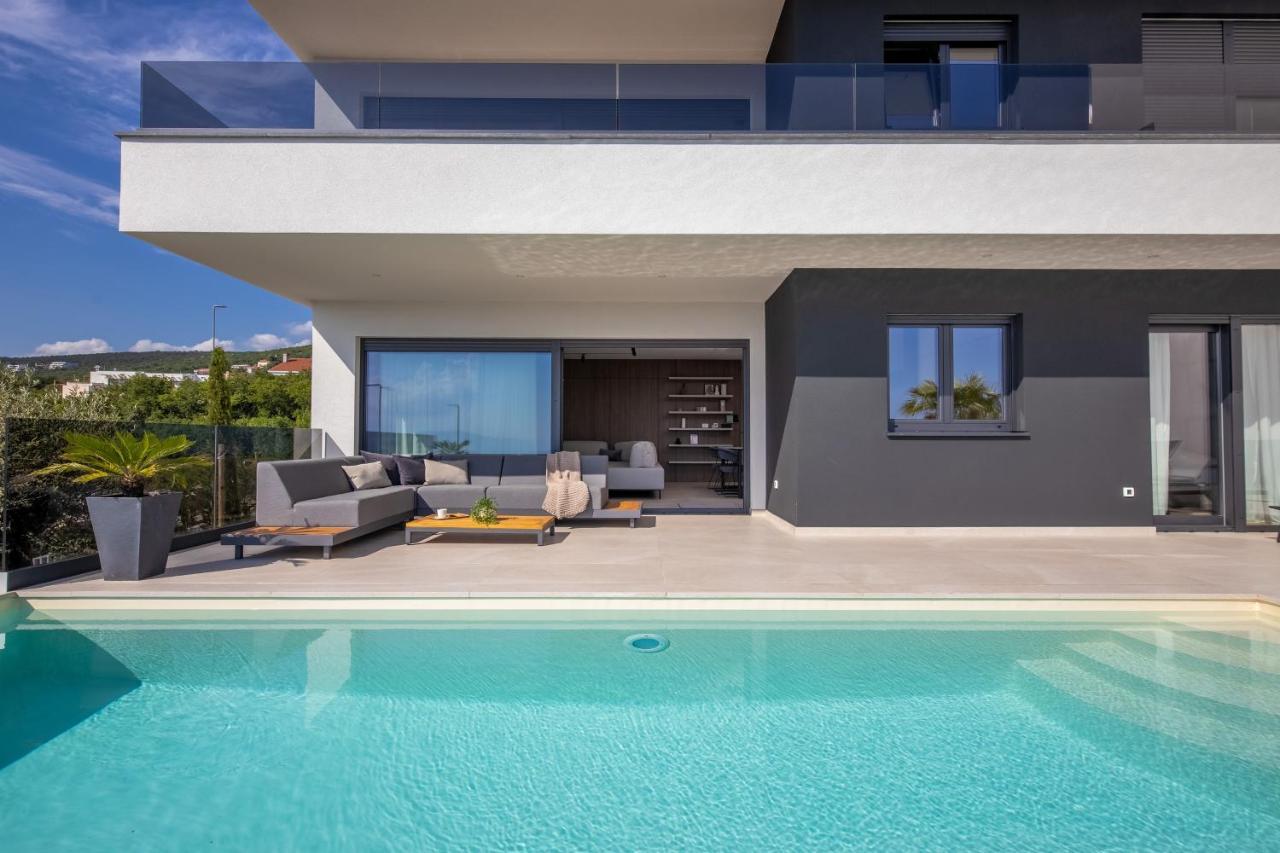 Villa Ameli Apartment With Swimming Pool 里耶卡 外观 照片