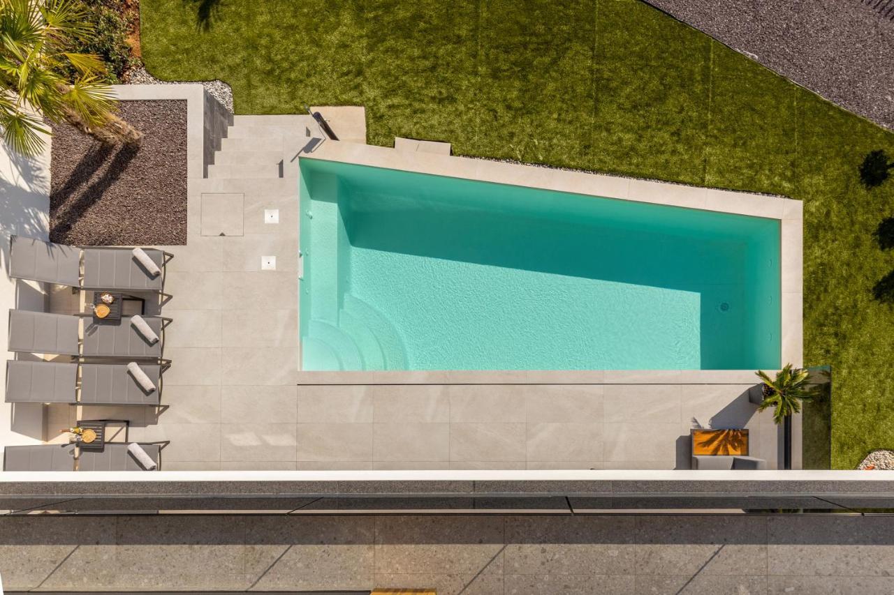 Villa Ameli Apartment With Swimming Pool 里耶卡 外观 照片