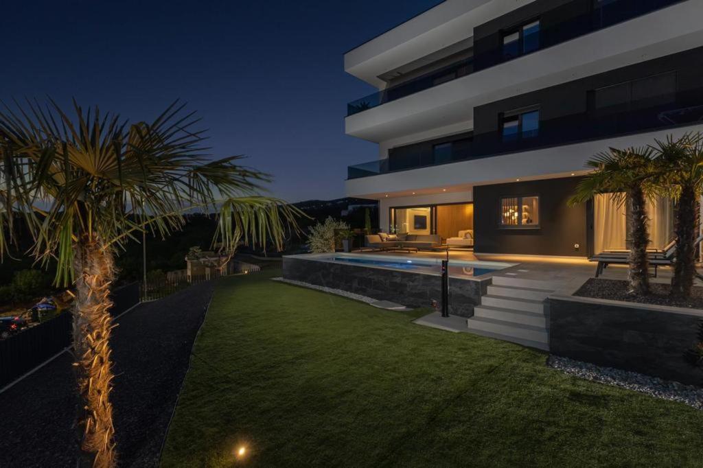 Villa Ameli Apartment With Swimming Pool 里耶卡 外观 照片