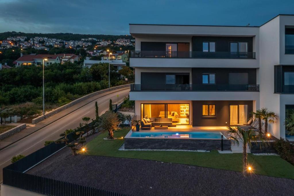 Villa Ameli Apartment With Swimming Pool 里耶卡 外观 照片
